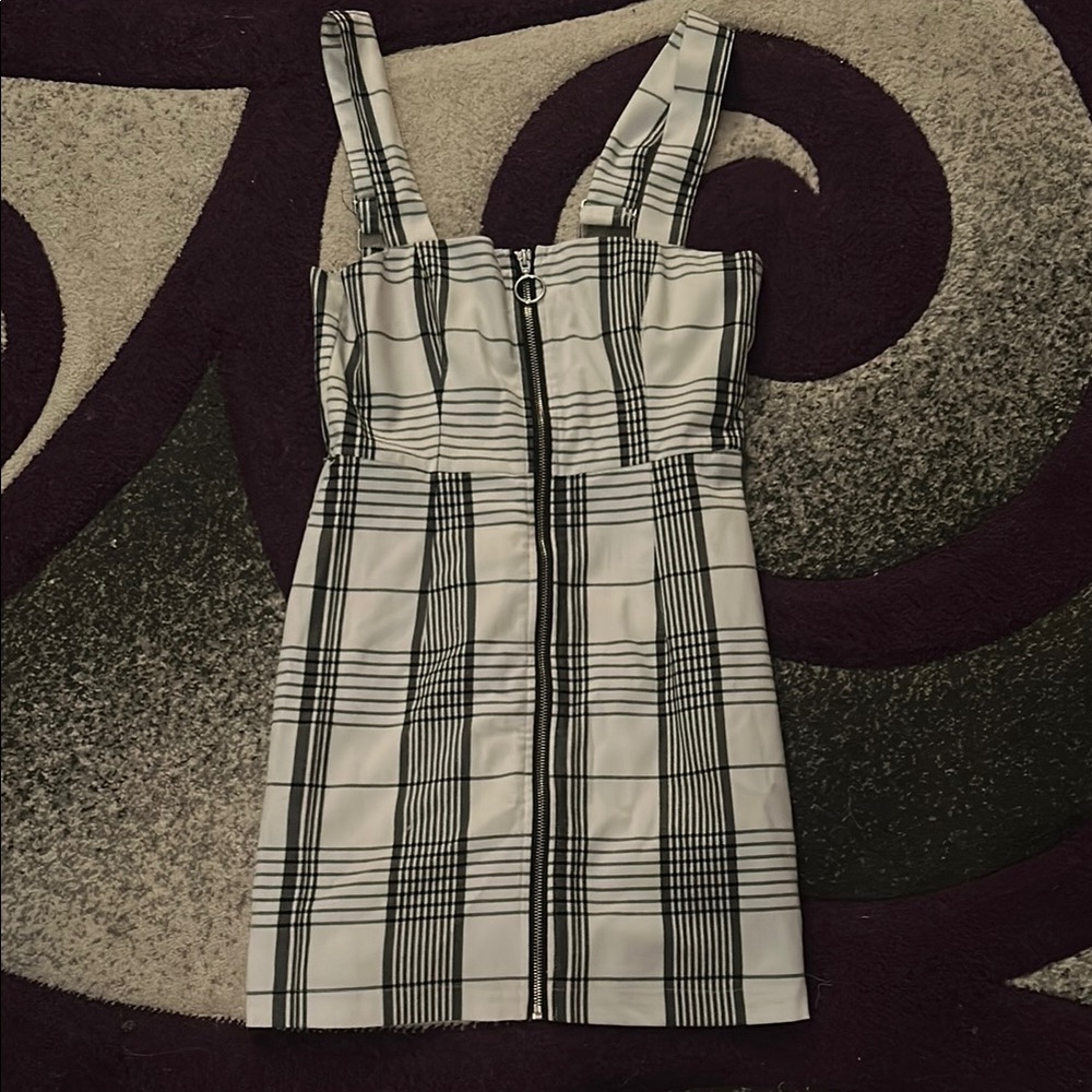 Forever 21 Black and White Sheath Mini Dress